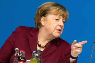 Bundeskanzlerin Merkel ist gegen das Einreiseverbot für bestimmte Bürger in die USA.