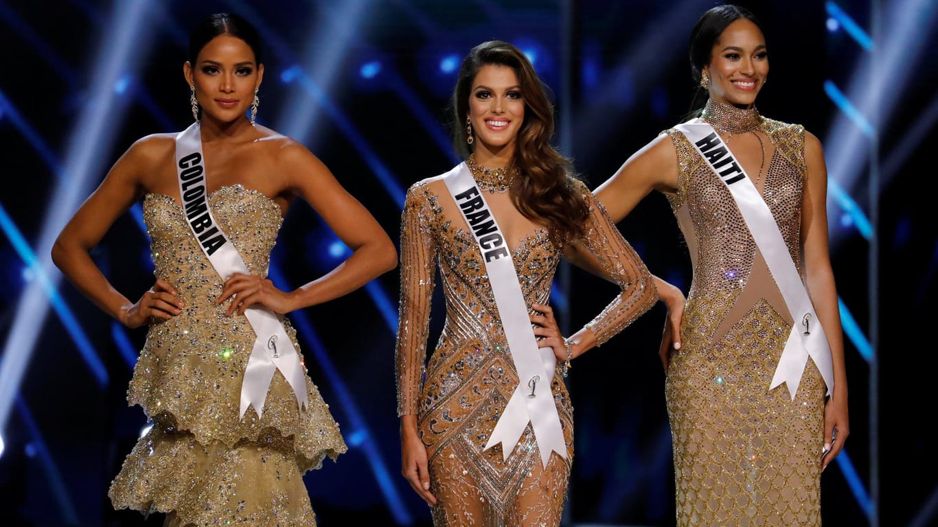 Miss France Iris Mittenaere, Miss Haiti Jacque Pellisier and Miss Colombia Andrea Tovar pose in Pasay, Metro Manila