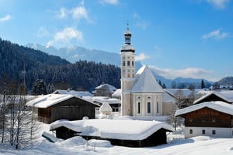 Ruhig und beschaulich: Sachrang ist eines von nur drei deutschen "Bergsteigerdörfern". So zeichnen die Alpenvereine besonders nachhaltige und traditionelle Orte aus.