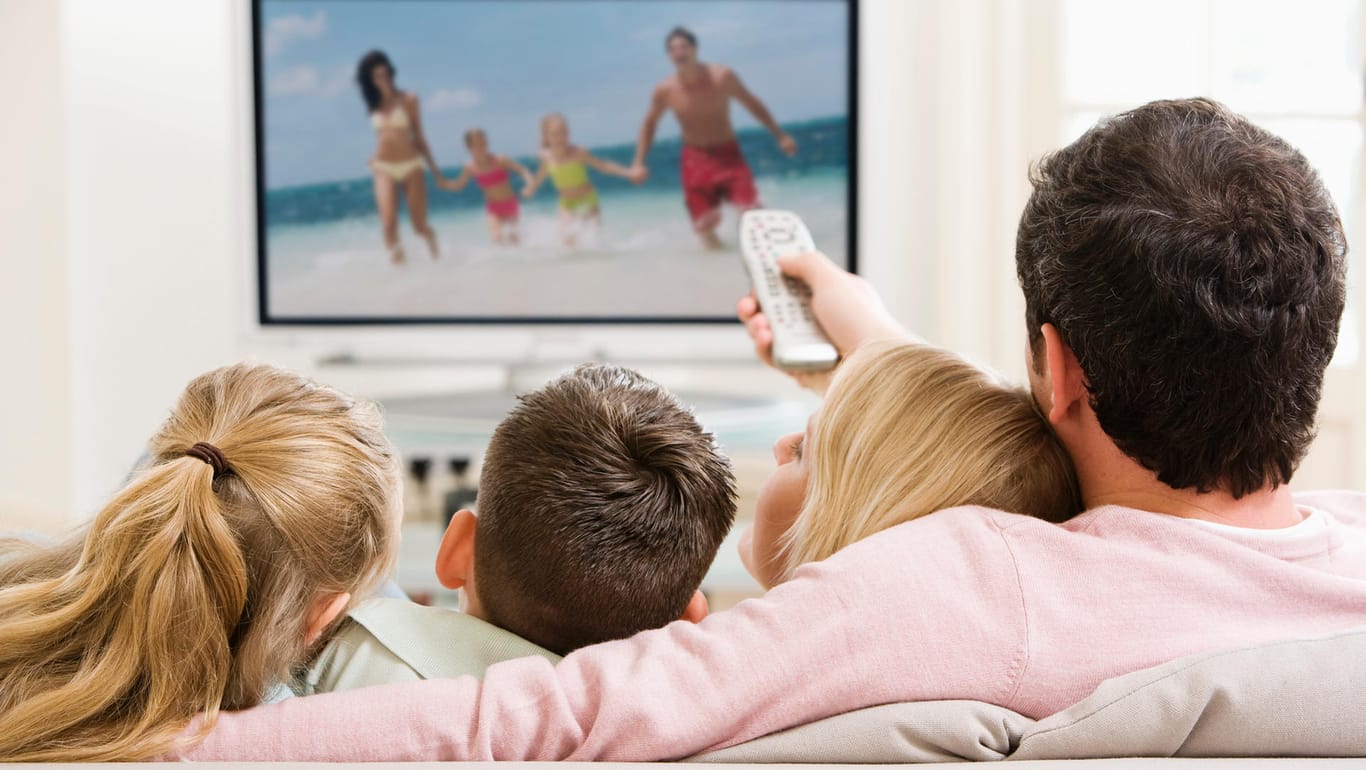 Wechsel zu DVB-T2: Genießen Sie auch weiterhin Zeit mit der Familie vor dem TV.