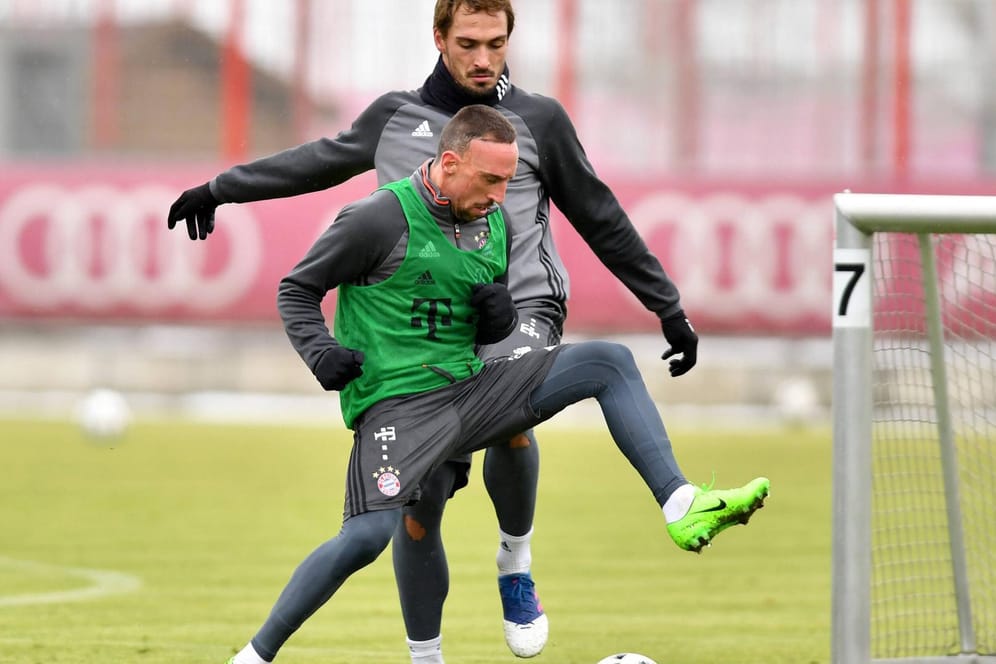 Zweikämpfer: Mats Hummels (hinten) und Franck Ribéry im Training des FC Bayern München.