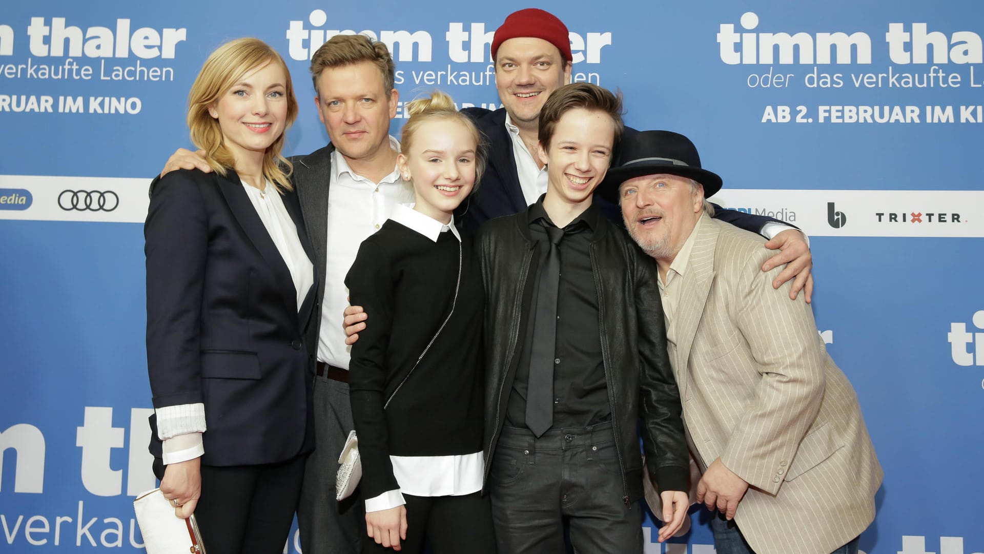 Die Darsteller bei der "Timm Thaler"-Premiere in Berlin: Nadja Uhl, Justus von Dohnanyi, Jule Hermann, Charly Hübner, Arved Friese und Axel Prahl.