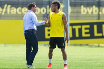 Borussia Dortmunds Sportdirektor Michael Zorc (li.) und Pierre-Emerick Aubameyang.