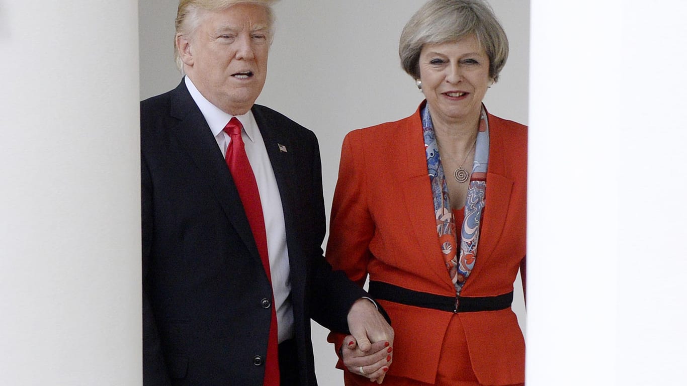 Trump und May: Begibt sich die britische Premierministerin mit ihrem Brexit-Kurs in eine gefährliche Abhängigkeit?
