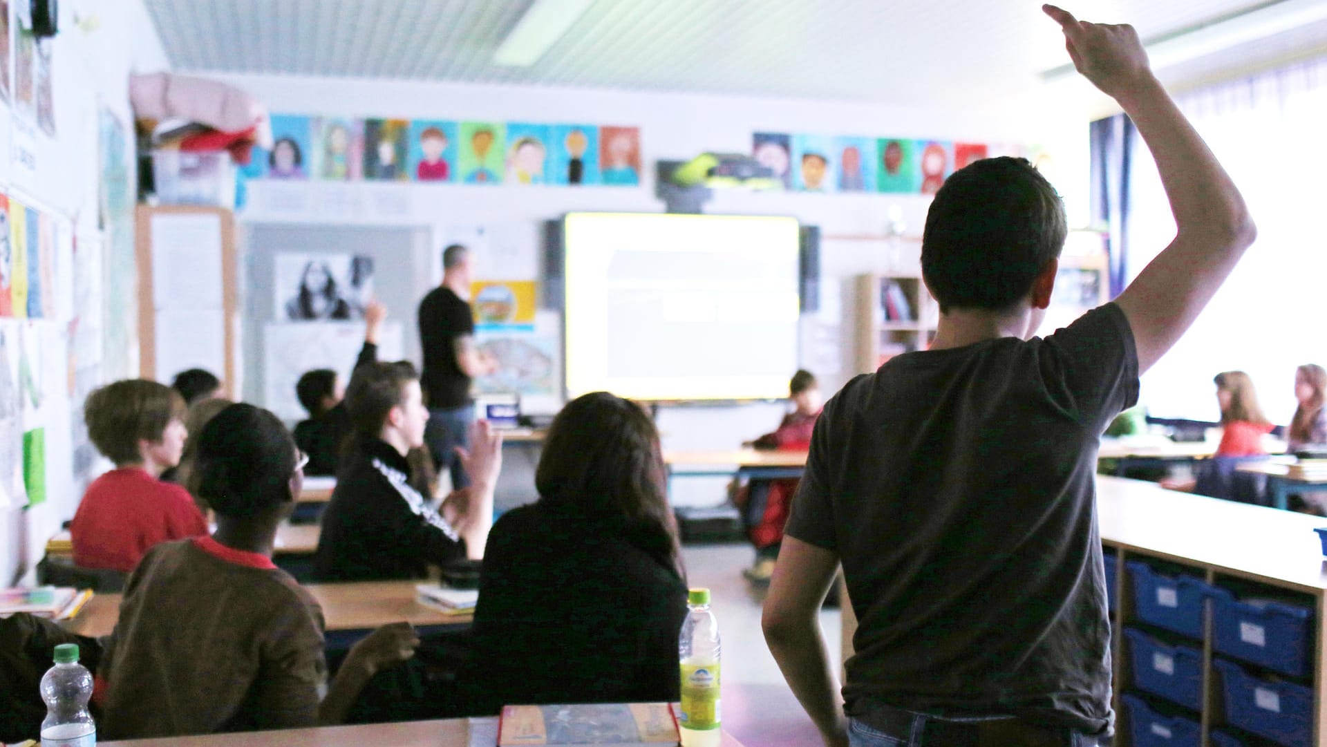 Schule ist für Jugendliche oft nur noch lästige Pflicht.