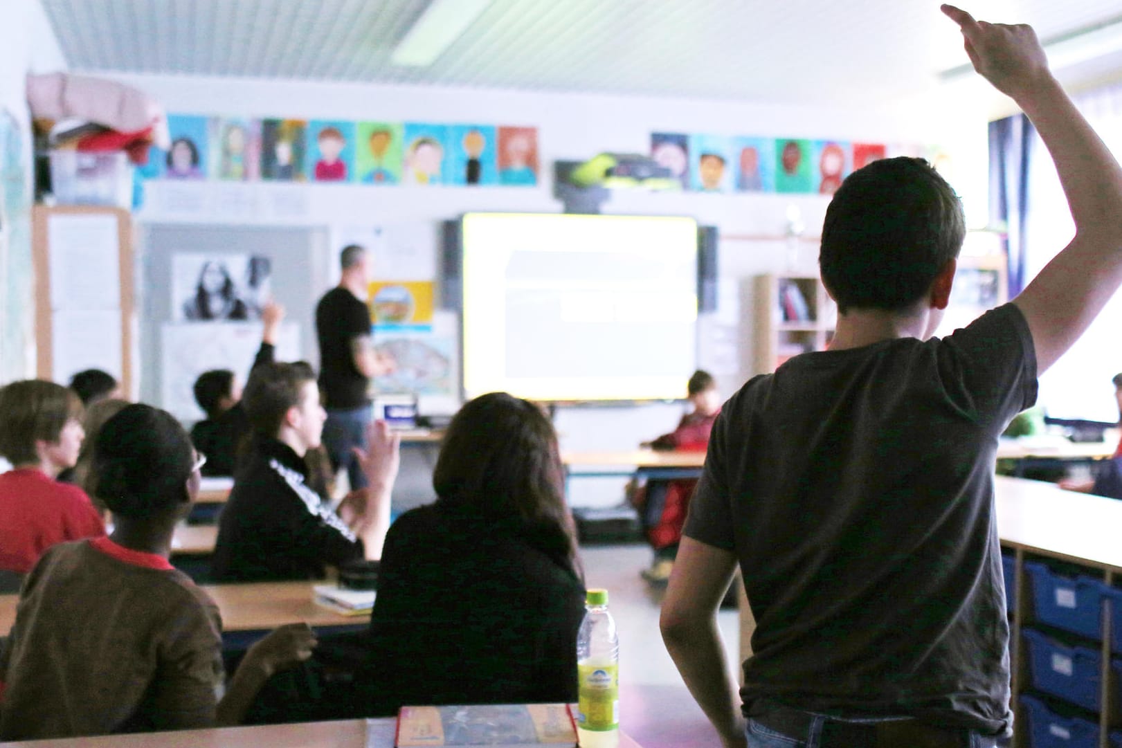 Schule ist für Jugendliche oft nur noch lästige Pflicht.