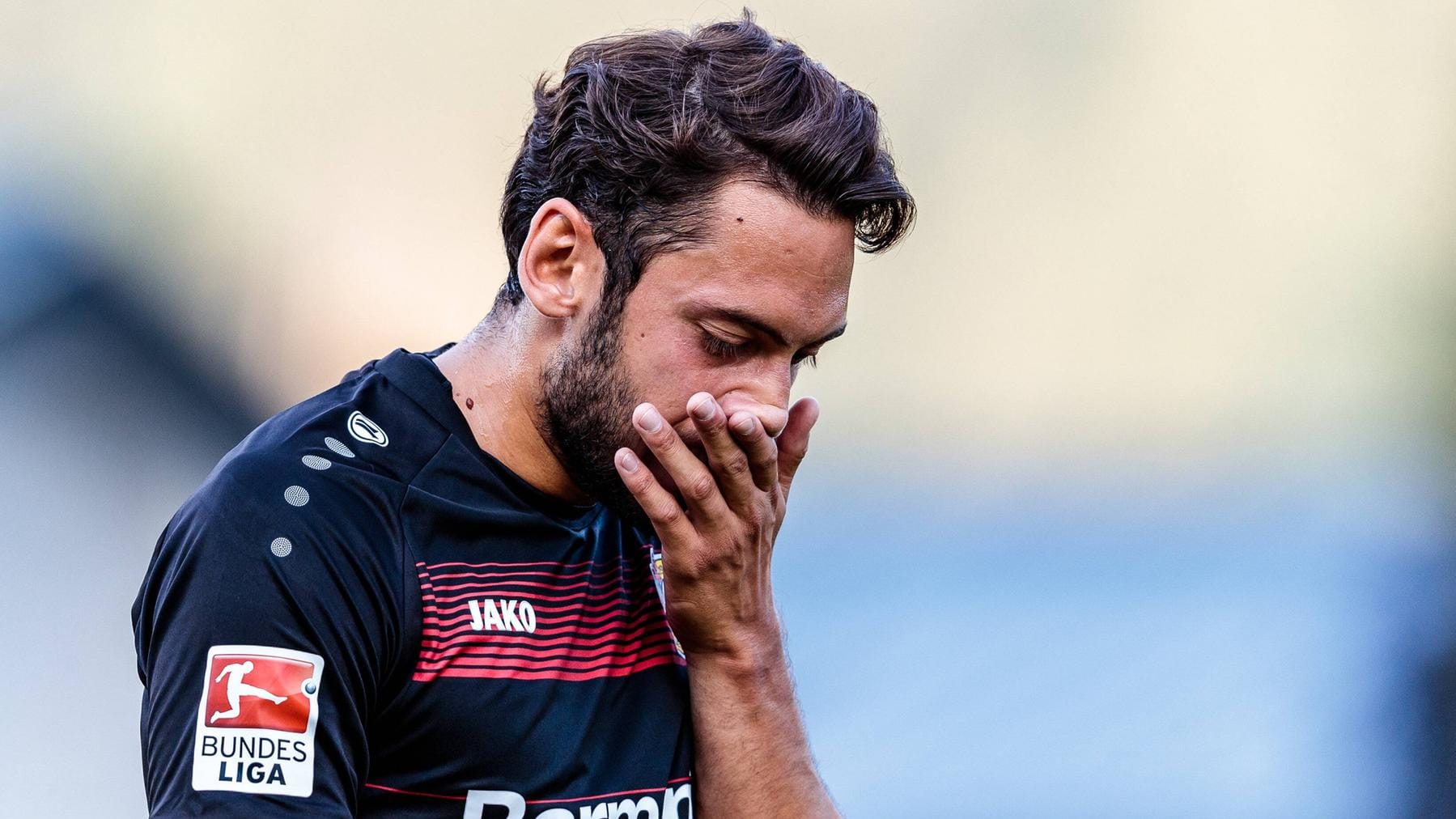 Hakan Calhanoglu wird aufgrund der CAS-Sperre in dieser Saison nicht mehr für Bayer Leverkusen auflaufen. Hakan Calhanoglu wird aufgrund der CAS-Sperre in dieser Saison nicht mehr für Bayer Leverkusen auflaufen.