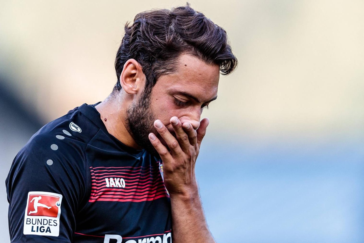 Hakan Calhanoglu wird aufgrund der CAS-Sperre in dieser Saison nicht mehr für Bayer Leverkusen auflaufen.