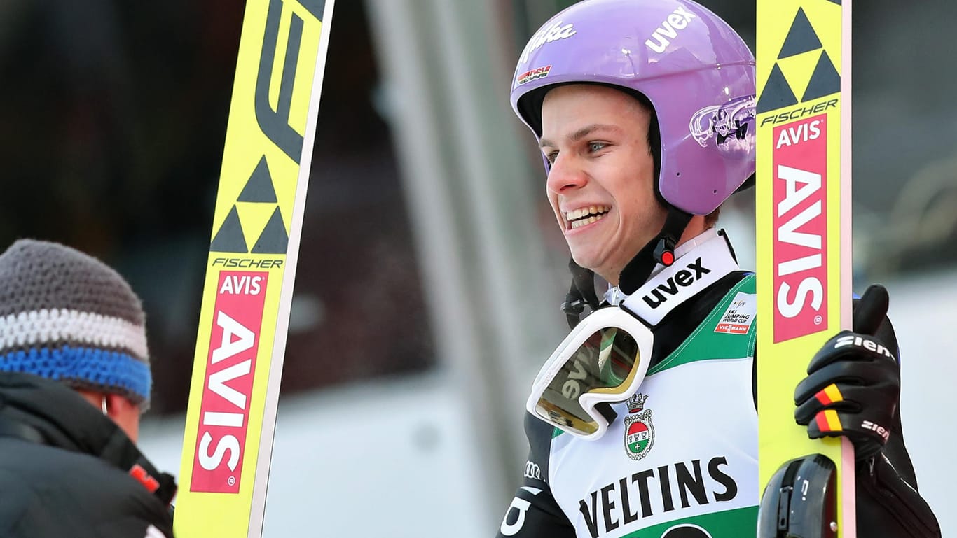 Andreas Wellinger hat nach dem Skifliegen in Oberstdorf gut lachen.