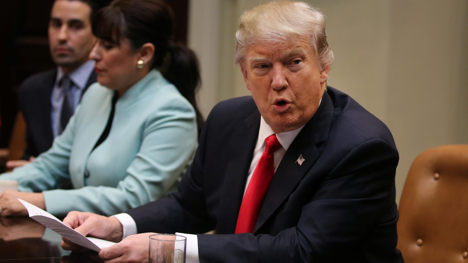 Donald Trump bei einem Treffen Wirtschaftsbossen im Weißen Haus.