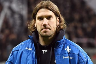 Frust pur: Darmstadt-Coach Torsten Frings nach der Niederlage in Frankfurt.