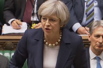 Premierministerin Theresa May spricht im britischen Unterhaus.