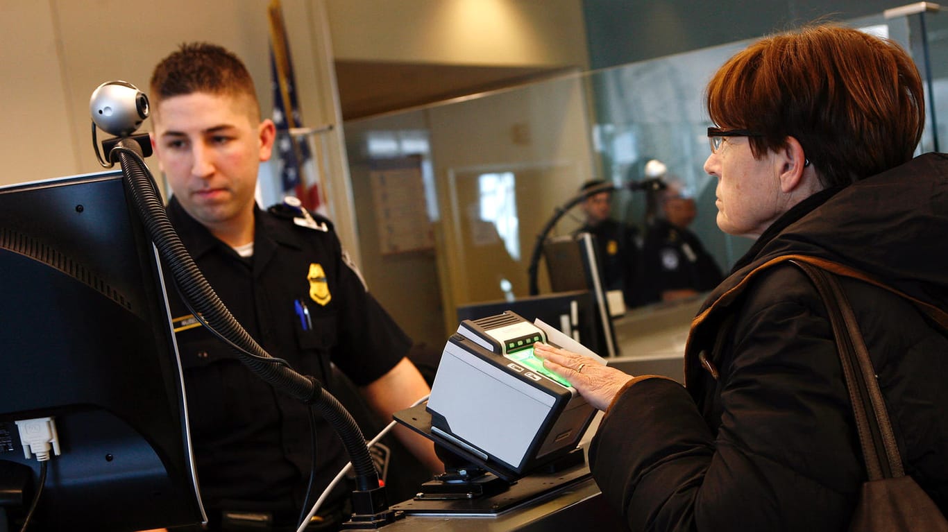 Reisende in die USA sollen nach dem Willen des Heimatschutzministeriums ihre Passwörter für soziale Netzwerke herausgeben müssen.
