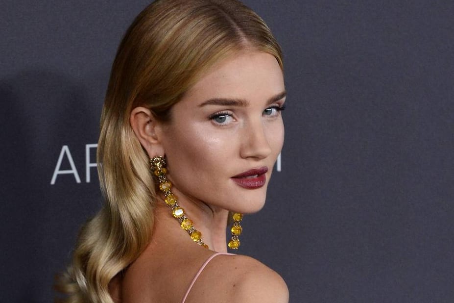 Model Rosie Huntington-Whiteley freut sich auf ihr erstes Kind.