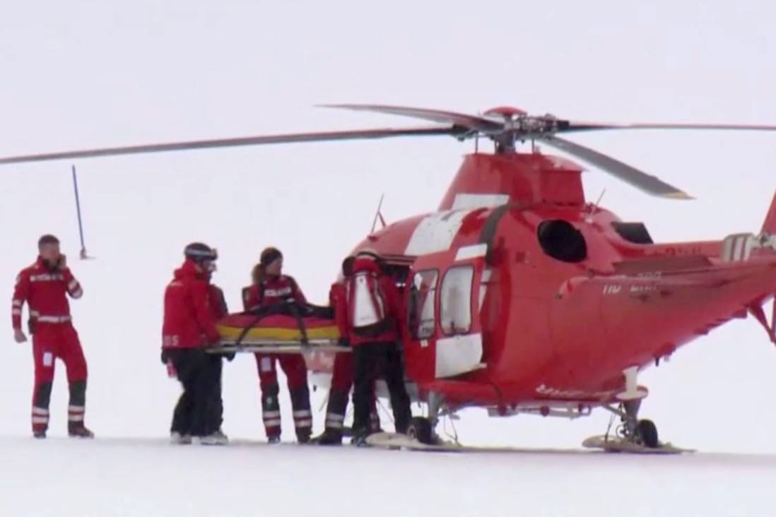 Lara Gut wird nach ihrem Sturz mit dem Hubschrauber abtransportiert.