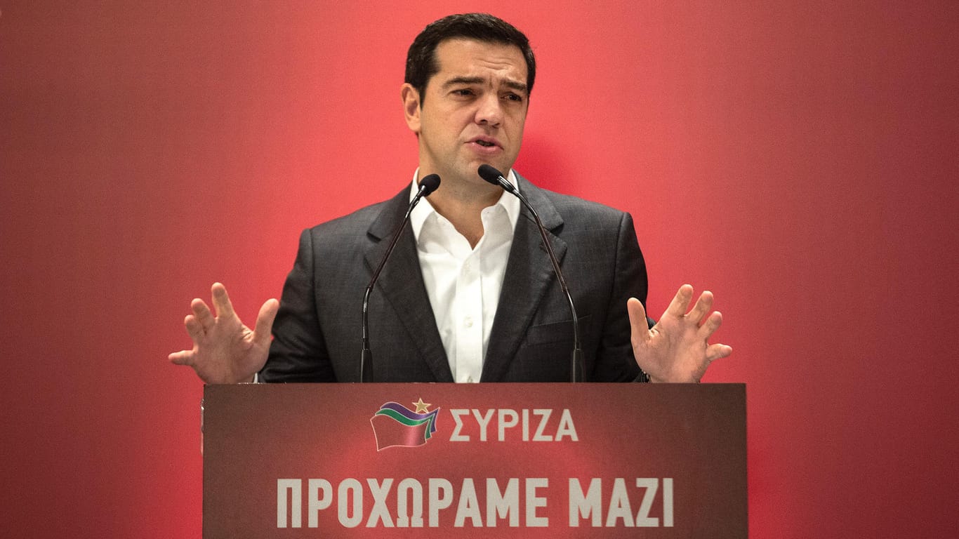 Alexis Tsipras spricht in Athen zu Parteianhängern.