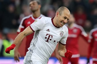 Bayern-Star Arjen Robben jubelt über seinen Treffer.