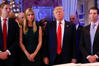 US-Präsident Donald Trump mit Tochter Ivanka und anderen Familienmitgliedern.