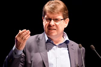 Der stellvertretende SPD-Vorsitzende Ralf Stegner wirft der Union wegen ihrer Schulz-Angriffe "Barschel-Methoden" vor.