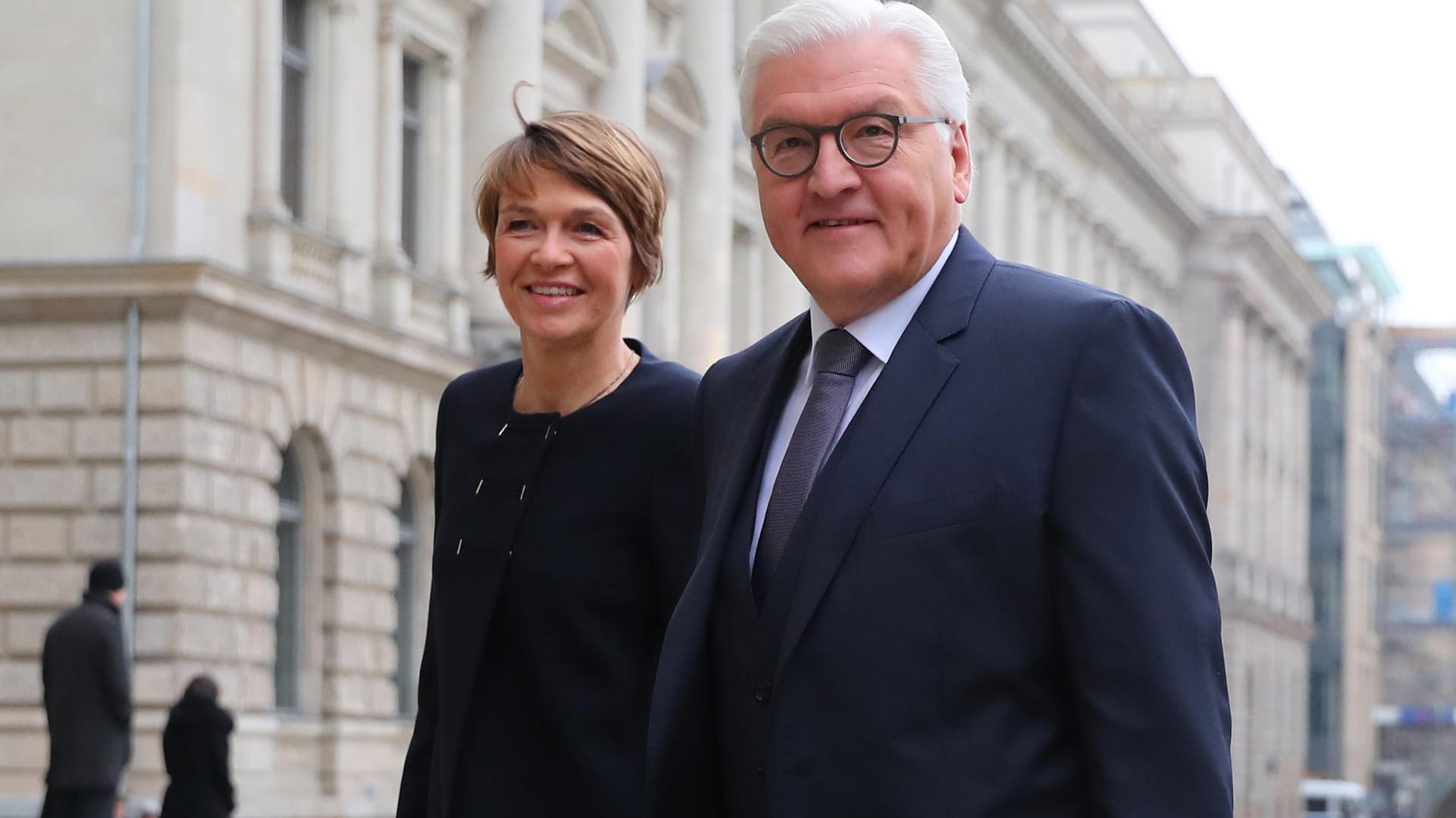 Elke Büdenbender an der Seite von Frank-Walter Steinmeier.