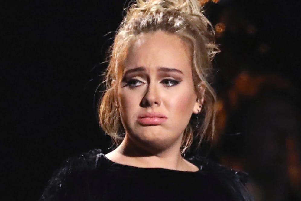 Eine enttäuschte Adele nach ihrem Auftritt zu Ehren von George Michael.