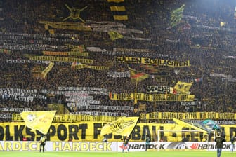 Auch wegen dieser Banner wird Borussia Dortmund bestraft.