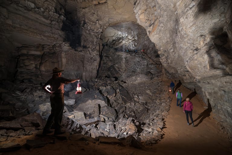 Einige Touren in der unterirdischen Welt des Mammouth Cave Nationalparks dauern sechseinhalb Stunden.