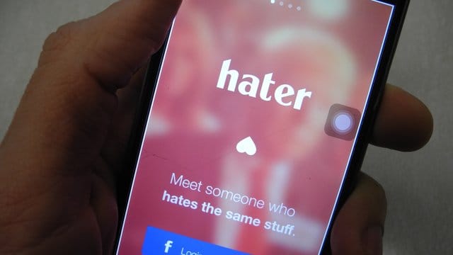 Liebe durch Hass: Das ist das Konzept der neuen Dating-App "Hater". Liebe durch Hass: Das ist das Konzept der neuen Dating-App "Hater".