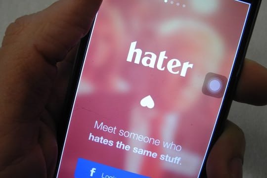 Liebe durch Hass: Das ist das Konzept der neuen Dating-App "Hater".