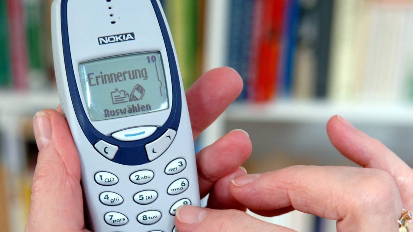 Der finnische Hersteller soll eine modernisierte Neuauflage des Nokia 3310 planen.