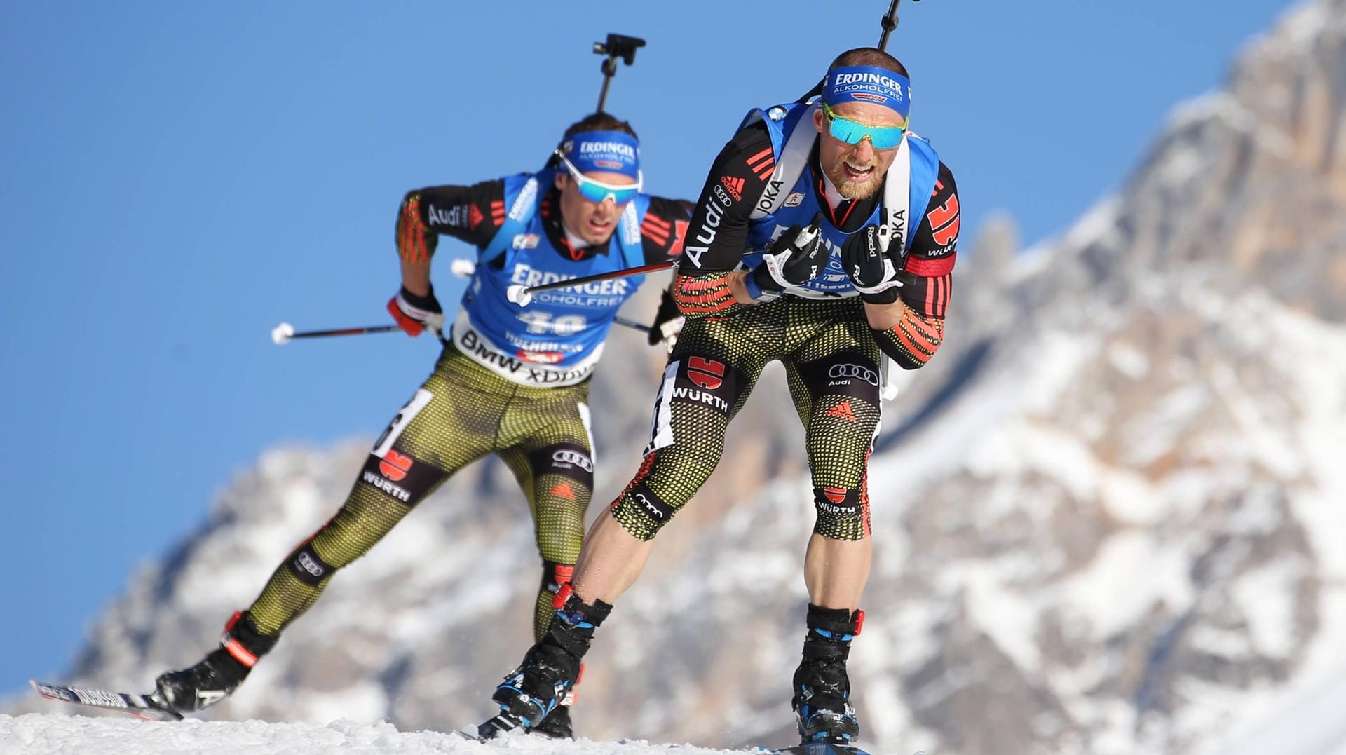 Deutsches Duo: Erik Lesser (vorne) und sein Teamkamerad Simon Schempp im Einzel-Rennen bei der Biathlon-WM.