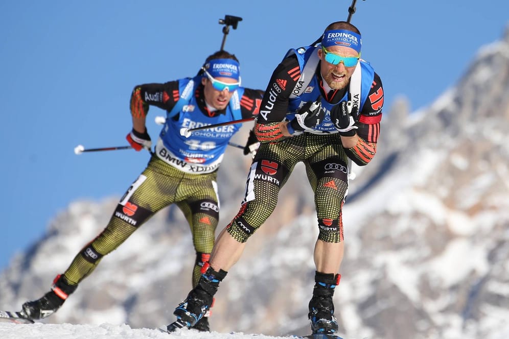Deutsches Duo: Erik Lesser (vorne) und sein Teamkamerad Simon Schempp im Einzel-Rennen bei der Biathlon-WM.