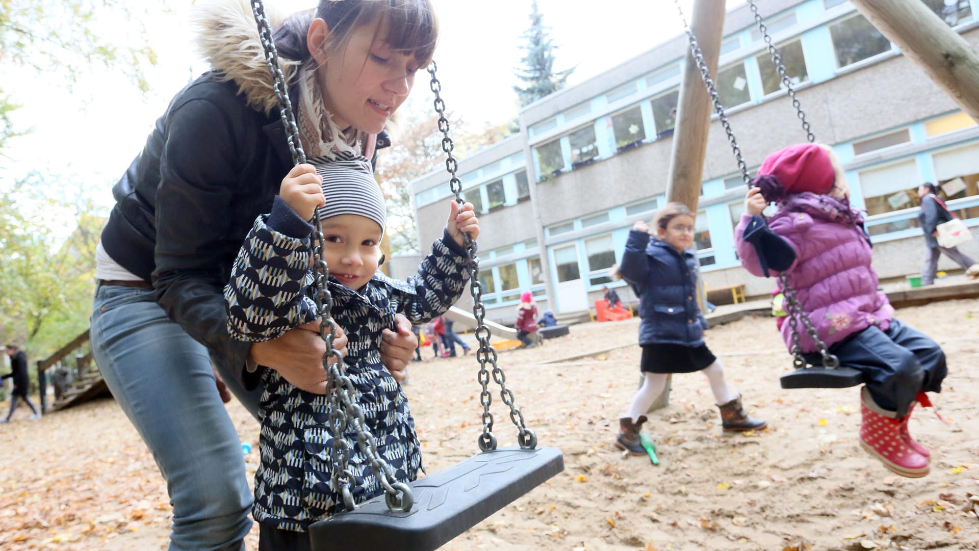 Aufsichtspflicht: Erzieherinnen tragen die Verantwortung. Aber sie können nicht jedes Kind auf Schritt und Tritt überwachen.