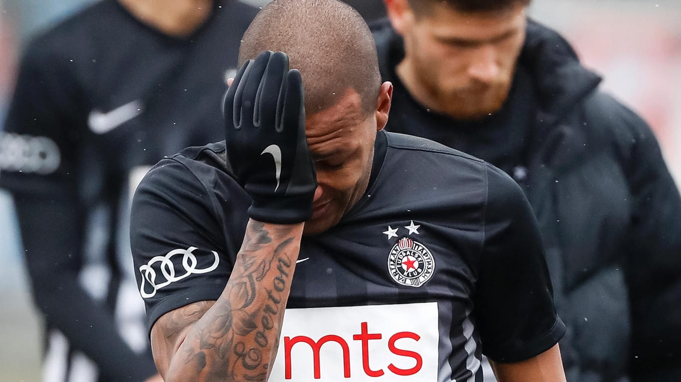 In Tränen aufgelöst: Everton Luiz, Profi von Partizan Belgrad, wurde Opfer eines Rassismus-Skandals.