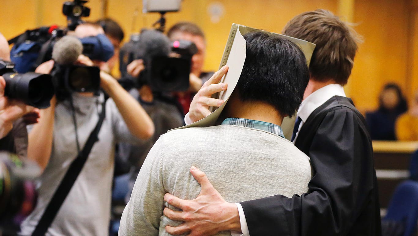 Der 16-jährige Sohn der getöteten Südkoreanerin vor Gericht.