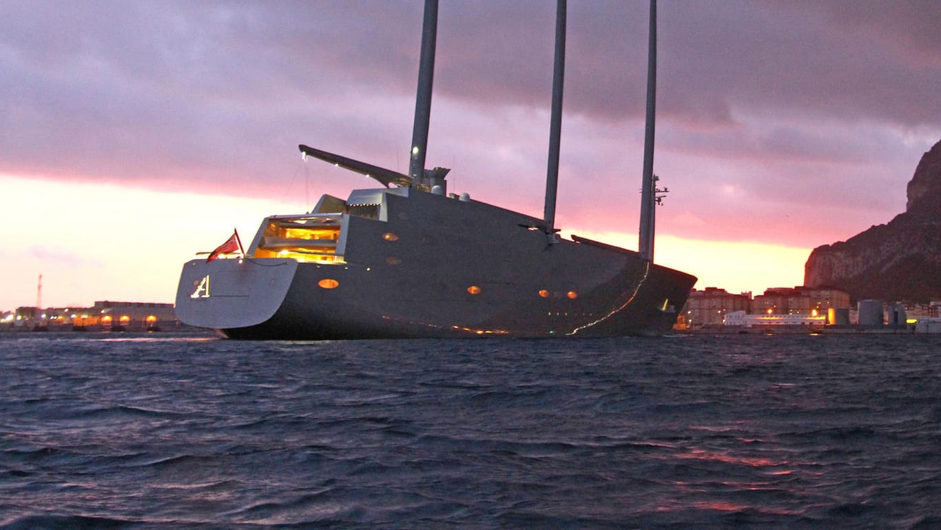 Die größte Segelyacht der Welt, die "Sailing Yacht A", gehört dem russischen Milliardär Andrej Melnitschenko.