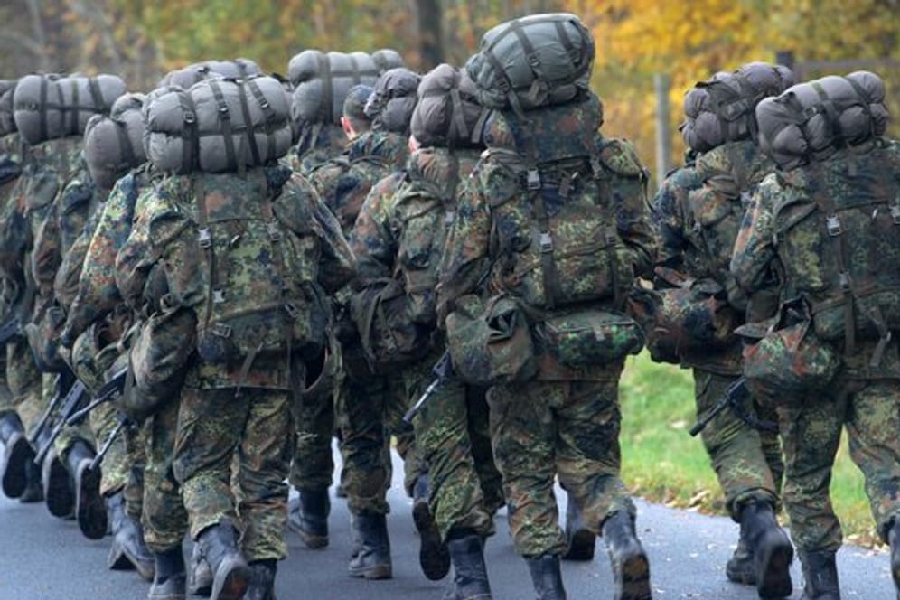 Soldaten in der Grundausbildung: Die Bundeswehr will ihr Personal kräftig aufstocken.