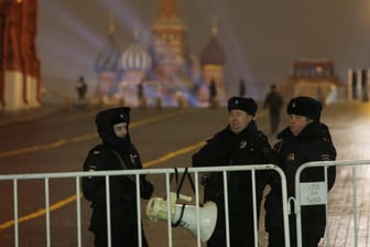 Moskauer Ministerien beschäftigen sich mit "Fake News" und der Bespaßung junger militärbegeisterter Menschen.