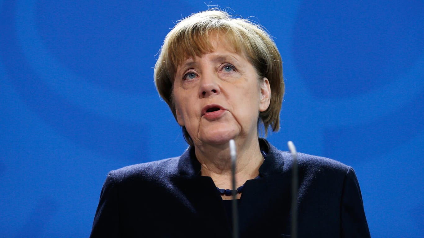 Bundeskanzlerin Merkel will keine zu hohen Erwartungen bei der Verwendung des Haushaltsüberschusses wecken.
