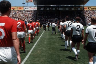 Einmarsch zum Viertelfinale der WM 1970 zwischen Deutschland und England