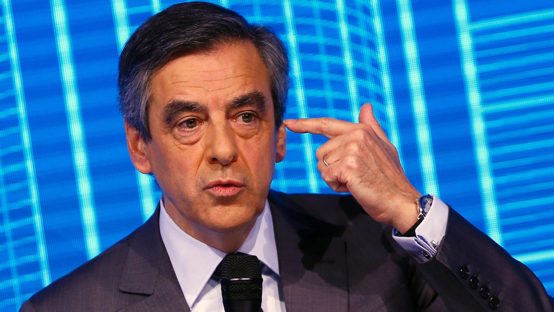 Die Ehefrau des konservativen Präsidentschaftskandidaten François Fillon soll jahrelang auf Parlamentskosten eine Scheinbeschäftigung gehabt haben.