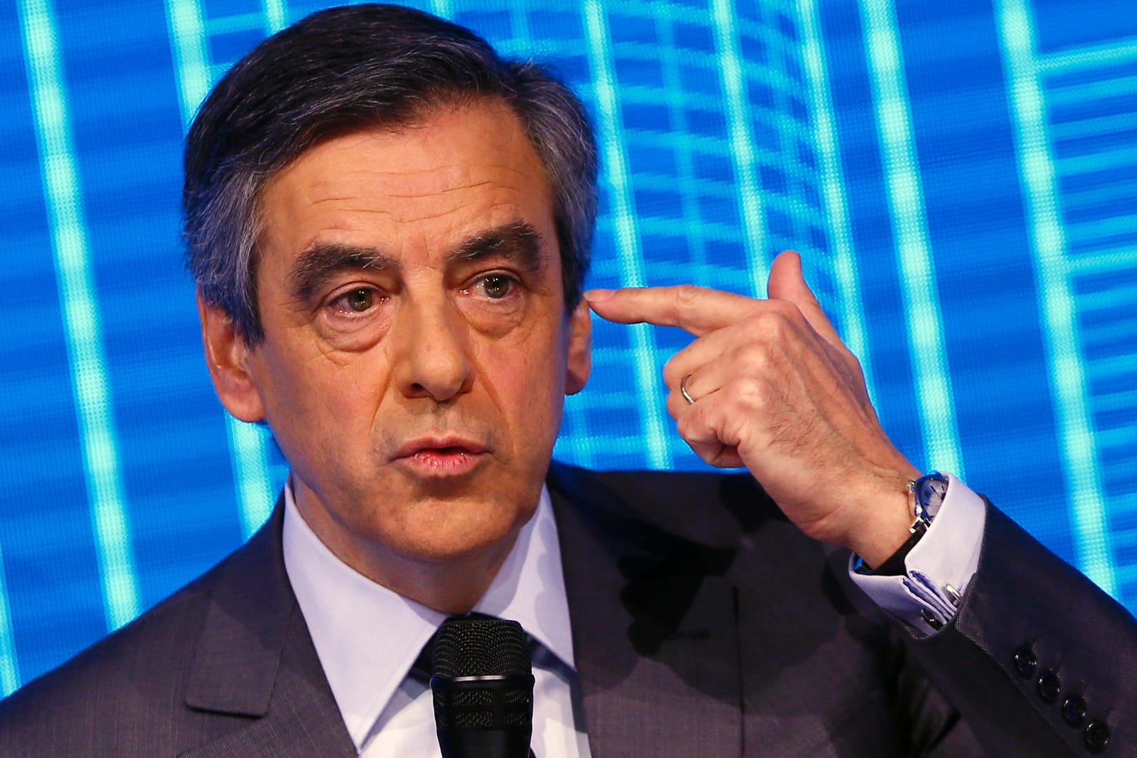 Die Ehefrau des konservativen Präsidentschaftskandidaten François Fillon soll jahrelang auf Parlamentskosten eine Scheinbeschäftigung gehabt haben.