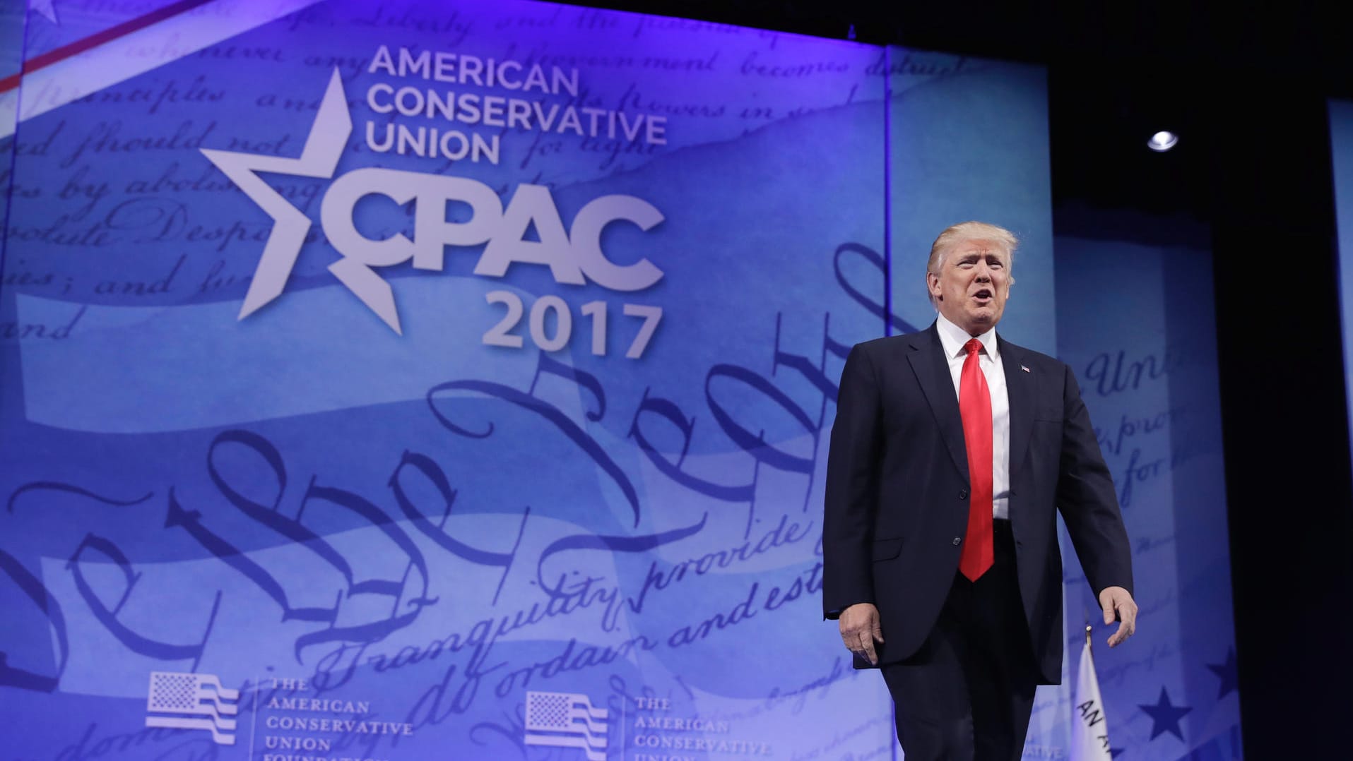 US-Präsident Donald Trump teilte auf der CPAC-Konferenz (Conservative Political Action Conference) in Oxon Hill auch mächtig gegen die Presse aus. US-Präsident Donald Trump teilte auf der CPAC-Konferenz (Conservative Political Action Conference) in Oxon Hill auch mächtig gegen die Presse aus.