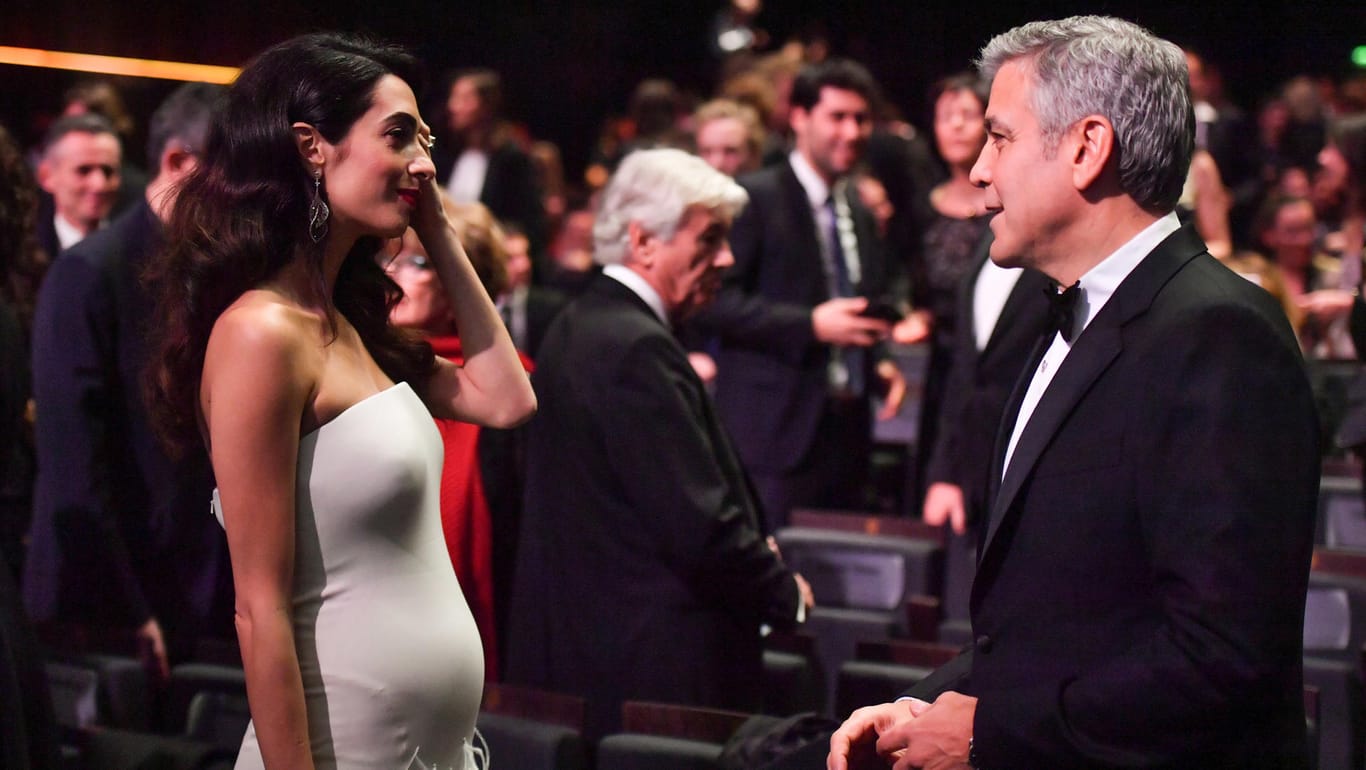 Amal und George Clooney im Festsaal der Césars