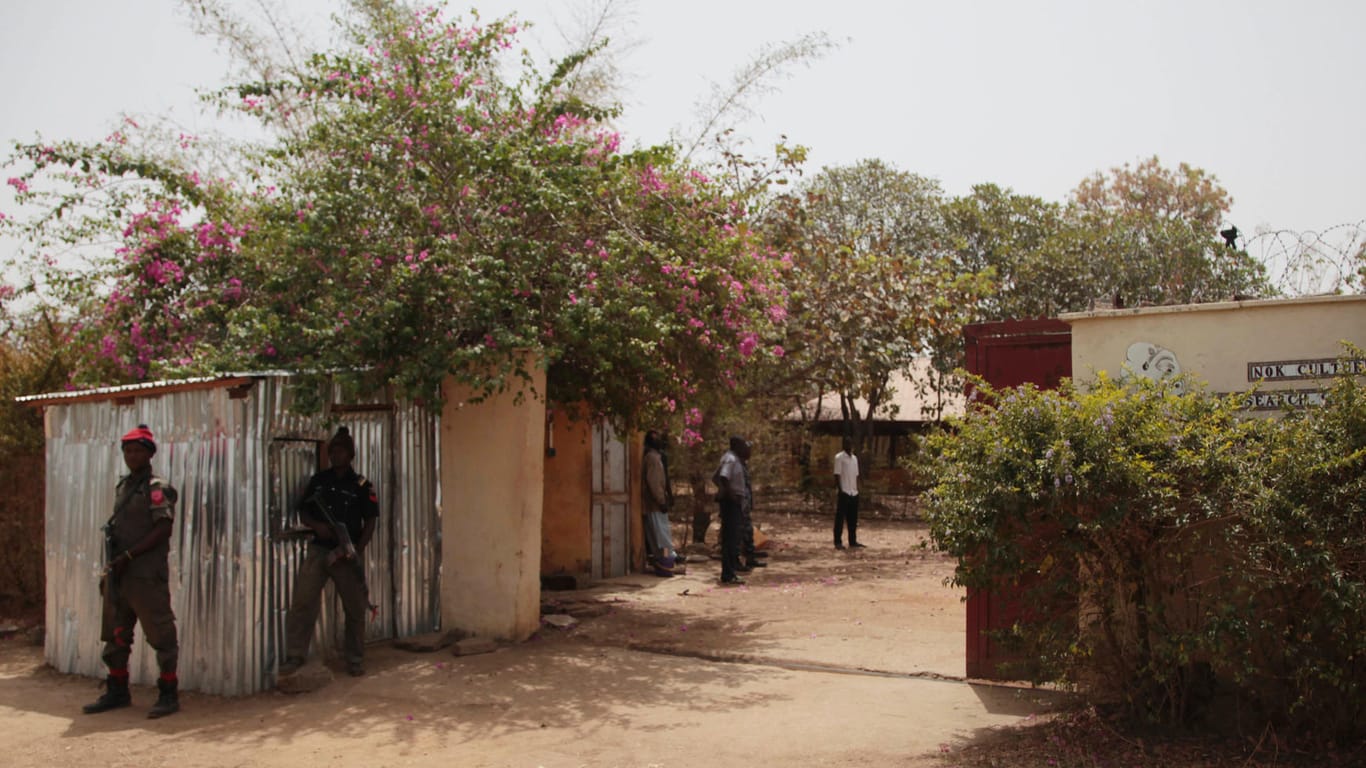 Das Wohngebäude der entführten deutschen Archäologen bei Janjala in Nigeria.