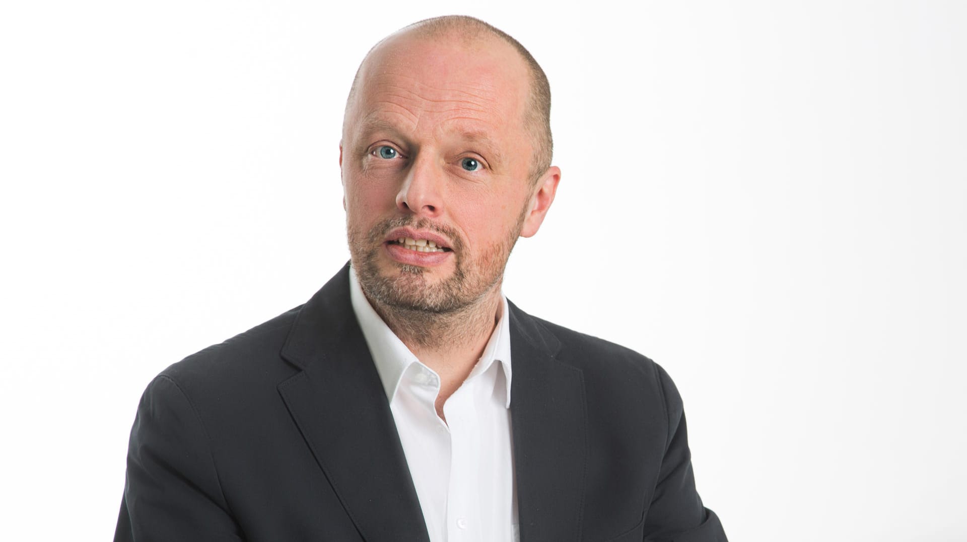 Sascha Schmidt ist Paarberater und Autor des Buches "Wieder Paar sein! Erfüllte Zweisamkeit trotz Arbeit und Kind" Sascha Schmidt ist Paarberater und Autor des Buches "Wieder Paar sein! Erfüllte Zweisamkeit trotz Arbeit und Kind"