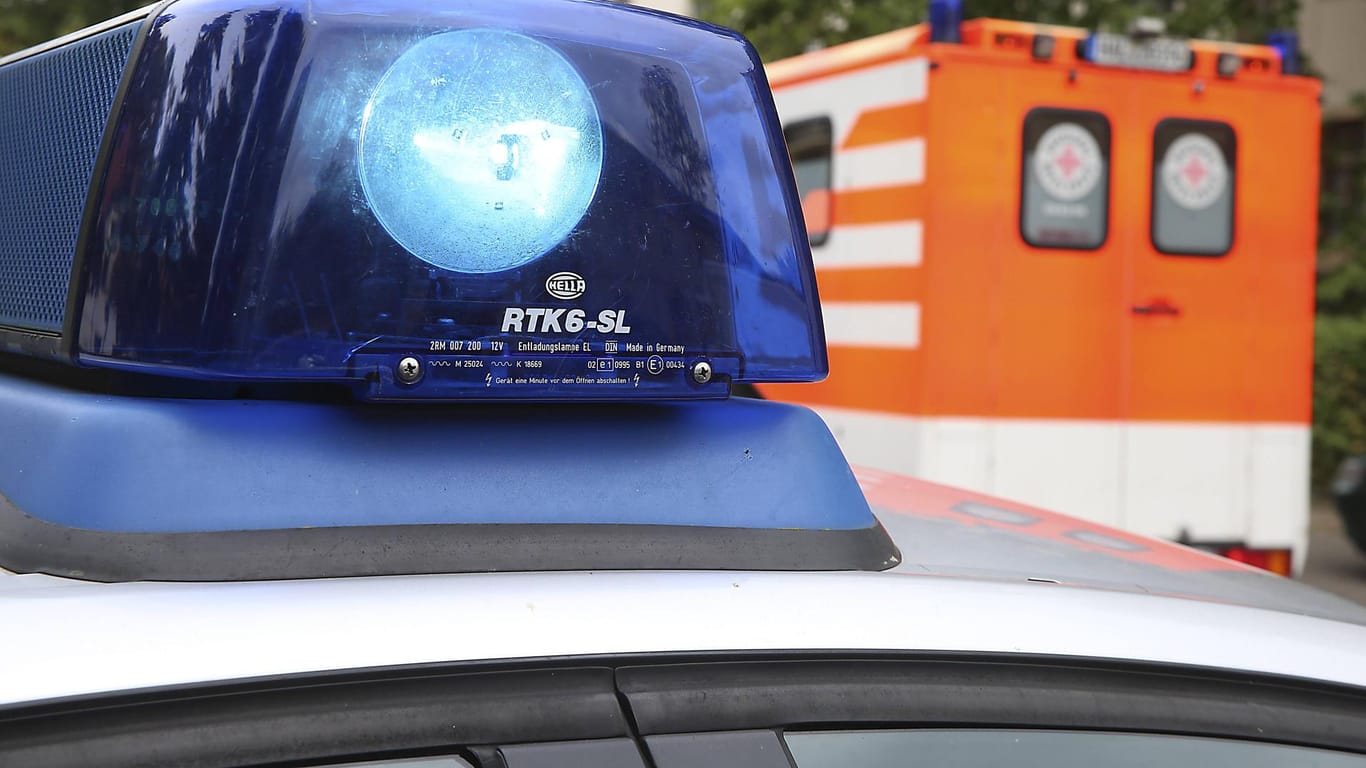 Symbolfoto Blaulicht Polizei Rettungsdienst