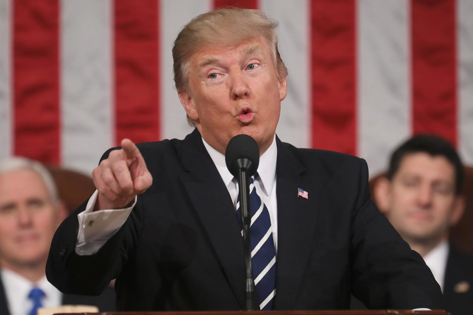 Donald Trump spricht zum ersten Mal vor dem Kongress in Washington.