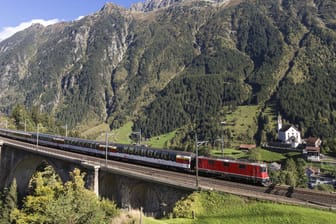 Der Gotthard Panorama Express gehört zu den Premium-Panoramazügen der Schweiz