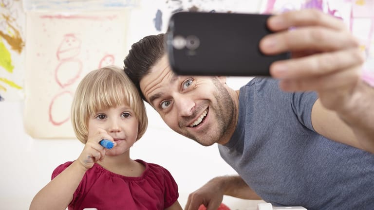 Risiken & Nebenwirkungen: Wenn Eltern Kinderfotos im Netz posten